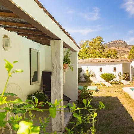 Cubo's La Cimada 5 Pax Bed&breakfast Guest house